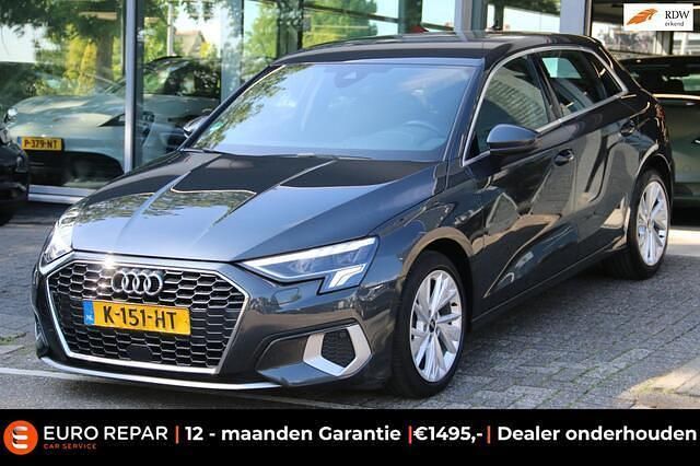 Grijs Gebruikt 2021 Audi A3 Sportback Business Hatchback | € 21.995 (Eerlijke prijs) - Afbeelding 1/4