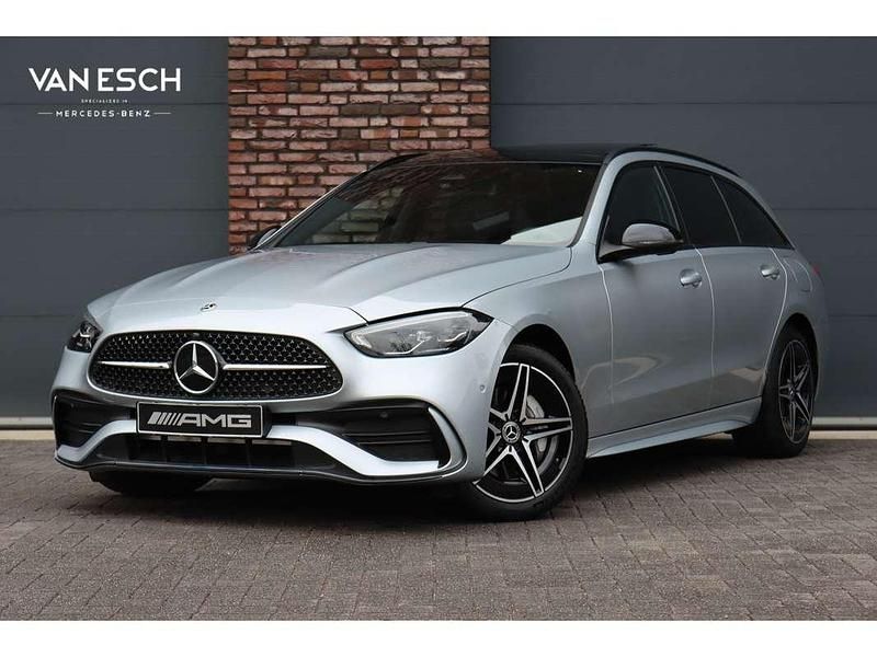 Zilver Occasion 2024 Mercedes C300e AMG line Stationwagen | € 46.500 (Eerlijke prijs) - Afbeelding 1/4
