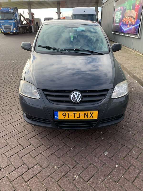 Grijs Gebruikt 2006 VW Fox Trendline Hatchback | € 1.150 (Eerlijke prijs) - Afbeelding 1/4