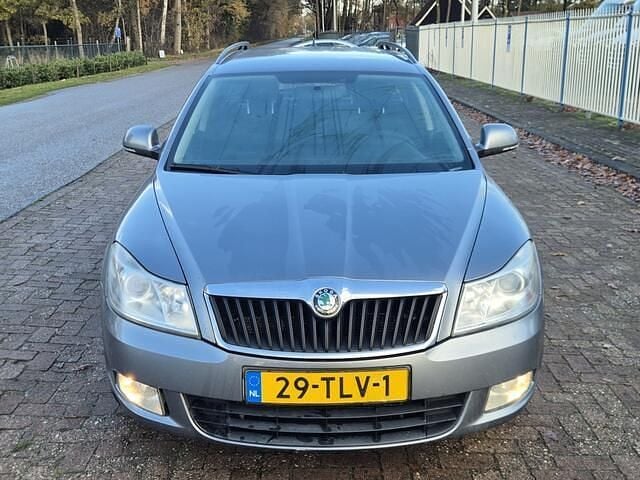Occasion Skoda Octavia Ambition 105 PK (77 kW) 2012 Grijs Stationwagen