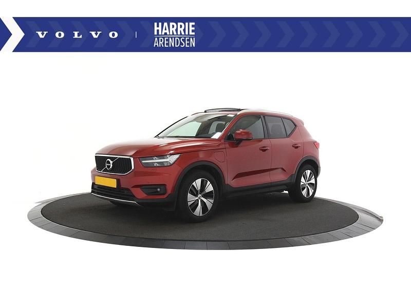 Rood Gebruikt 2020 Volvo XC40 Momentum SUV | € 31.899 (Super prijs) - Afbeelding 1/4
