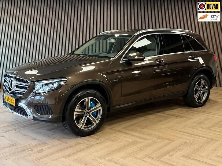 Bruin Occasion 2017 Mercedes GLC350 SUV | € 25.950 (Goede deal) - Afbeelding 1/4