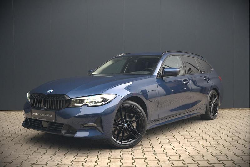 Blauw Occasion 2020 BMW 330e Executive Stationwagen | € 27.940 (Goede deal) - Afbeelding 1/4
