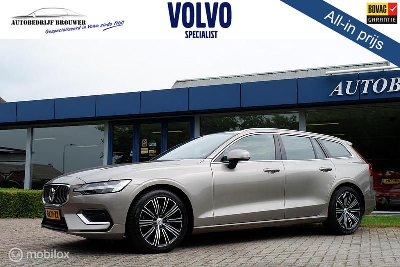 Grijs Gebruikt 2020 Volvo V60 Inscription Stationwagen | € 32.695 (Eerlijke prijs) - Afbeelding 1/4