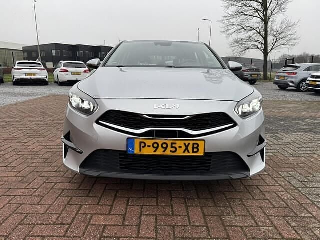 Occasion Kia Ceed 120 PK (88 kW) 2022 Grijs Hatchback