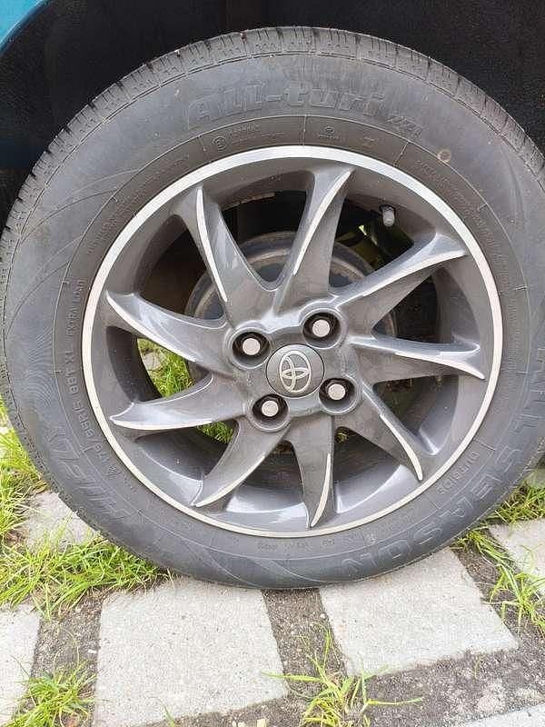 Occasion Toyota Yaris 69 PK (50 kW) 2011 Groen Hatchback