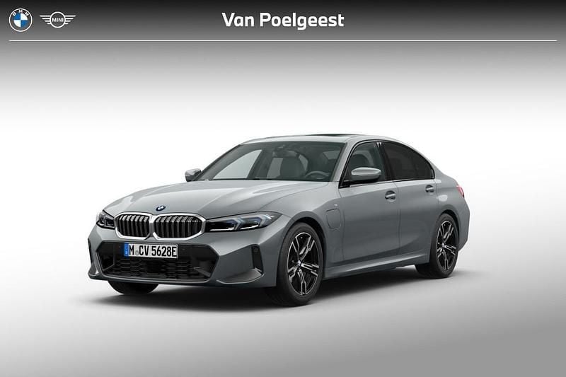 Skyscraper grey metallic (c4w) (grijs metallic) Nieuw 2025 BMW 330e Sedan | € 67.729 (Goede deal) - Afbeelding 1/3
