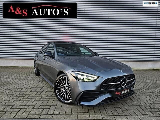 Grijs Gebruikt 2023 Mercedes C300 AMG line Sedan | € 47.950 (Super prijs) - Afbeelding 1/4