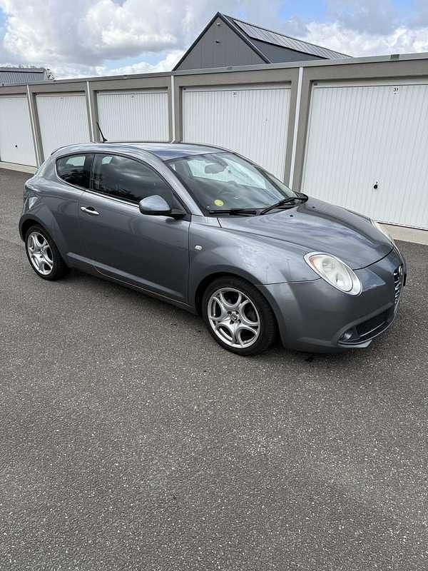 Grijs Gebruikt 2011 Alfa Romeo MiTo Hatchback | € 3.000 (Eerlijke prijs) - Afbeelding 1/4