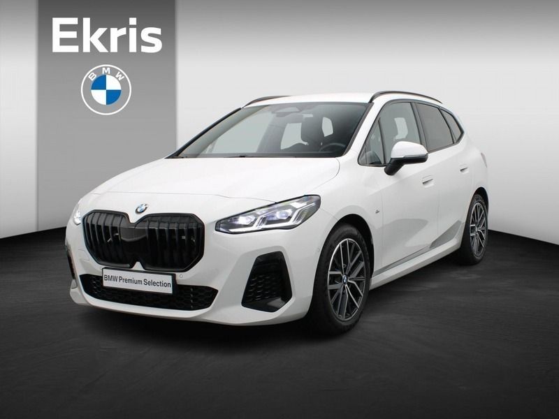 Wit Gebruikt 2022 BMW 218 Active Tourer M Sport MPV | € 32.950 (Eerlijke prijs) - Afbeelding 1/4