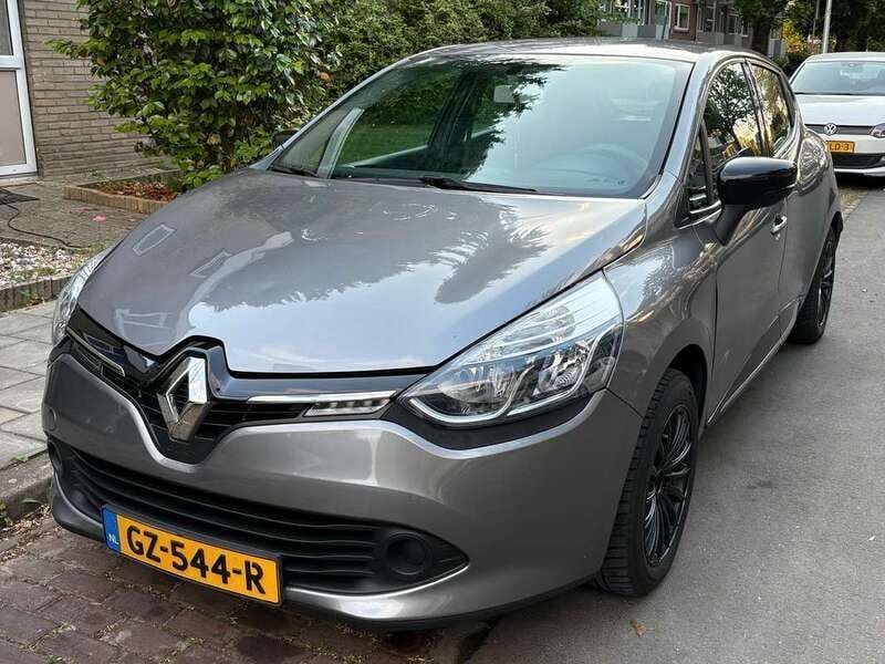 Grijs Gebruikt 2013 Renault Clio IV Hatchback | € 4.199 (Eerlijke prijs) - Afbeelding 1/4