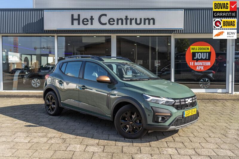 Grijs Gebruikt 2024 Dacia Sandero Extreme Hatchback | € 21.700 (Eerlijke prijs) - Afbeelding 1/4