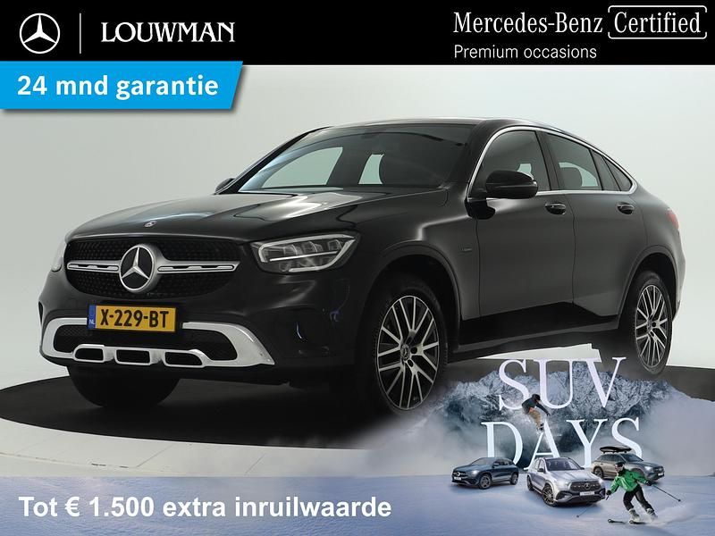 Zwart Gebruikt 2020 Mercedes GLC300e Business SUV | € 47.950 - Afbeelding 1/3