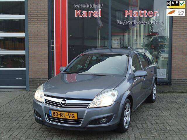 Grijs (metallic) Occasion 2005 Opel Astra Enjoy Stationwagen | € 1.750 (Eerlijke prijs) - Afbeelding 1/4