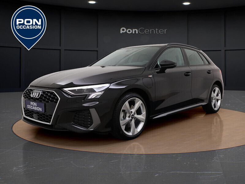 Zwart Gebruikt 2023 Audi A3 Sportback S-Line Hatchback | € 33.950 (Eerlijke prijs) - Afbeelding 1/3