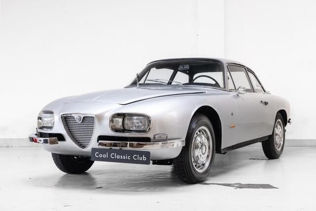 Grijsgrigio chiaro metallizzato Gebruikt 1967 Alfa Romeo 2600 Sprint Coupé | € 225.000 - Afbeelding 1/4