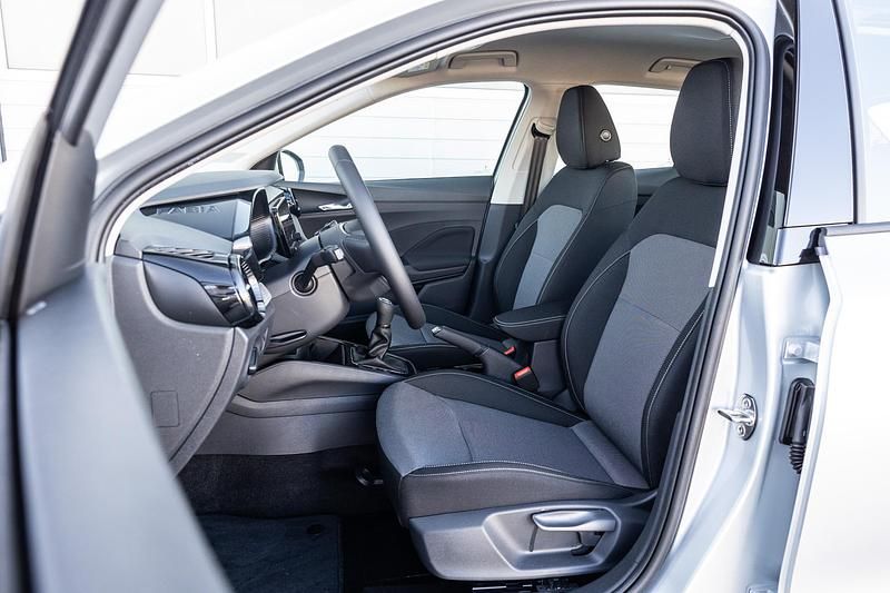 Nieuw Skoda Fabia Selection 2026 Zilver Hatchback