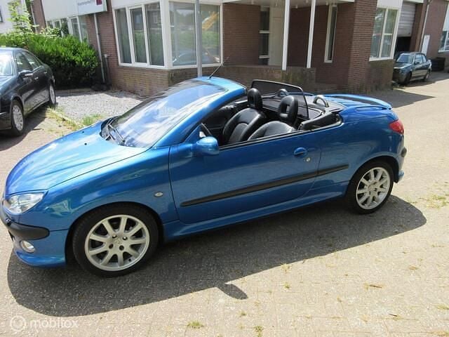 Blauw Gebruikt 2001 Peugeot 206 CC Cabriolet | € 1.950 (Eerlijke prijs) - Afbeelding 1/4