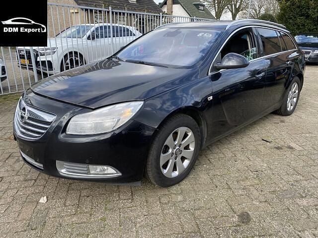 Zwart, metallic lak Occasion 2013 Opel Insignia Cosmo Stationwagen | € 4.450 (Super prijs) - Afbeelding 1/2
