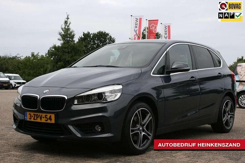 Grijs, metallic lak Gebruikt 2015 BMW 218 Active Tourer Executive MPV | € 10.750 (Iets duurder) - Afbeelding 1/4