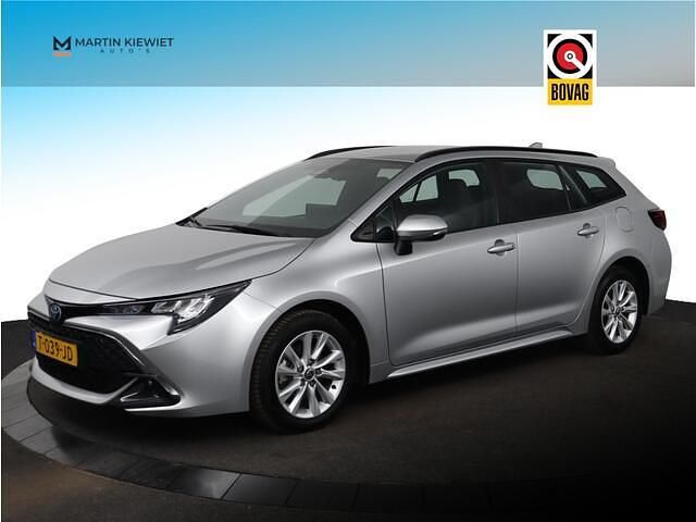 Grijs (metallic) Occasion 2023 Toyota Corolla Active Stationwagen | € 23.999 (Goede deal) - Afbeelding 1/4