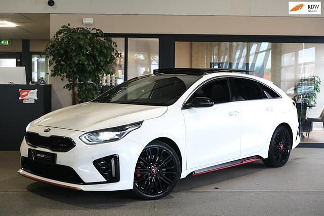Wit Gebruikt 2020 Kia ProCeed Hatchback | € 24.950 (Eerlijke prijs) - Afbeelding 1/4