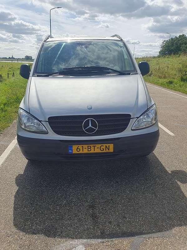 Grijs Gebruikt 2005 Mercedes Vito MPV | € 5.000 (Duur) - Afbeelding 1/4