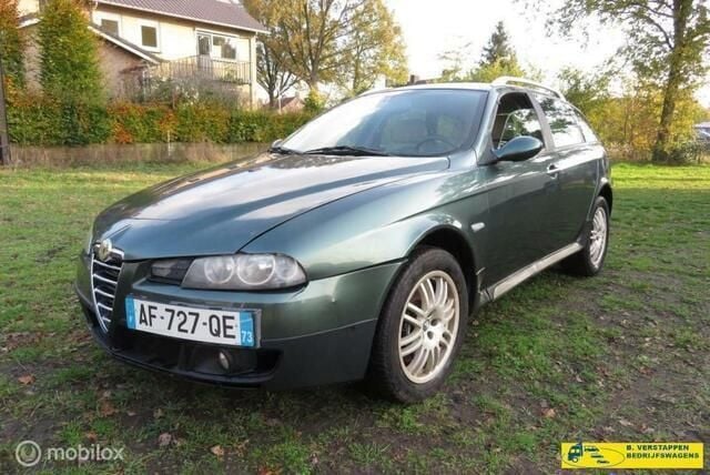 Groen metallic Gebruikt 2004 Alfa Romeo Crosswagon Progression Stationwagen | € 1.750 - Afbeelding 1/4