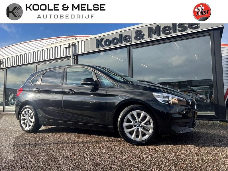 Zwart Gebruikt 2020 BMW 225 Active Tourer iPerformance MPV | € 19.950 (Goede deal) - Afbeelding 1/4