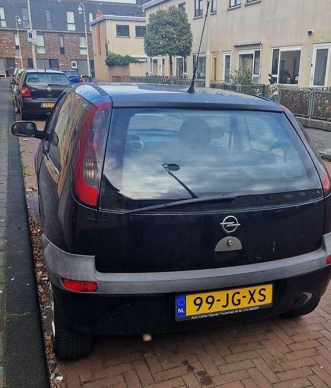 Zwart Gebruikt 2002 Opel Corsa Sport Hatchback | € 500 (Goede deal) - Afbeelding 1/4