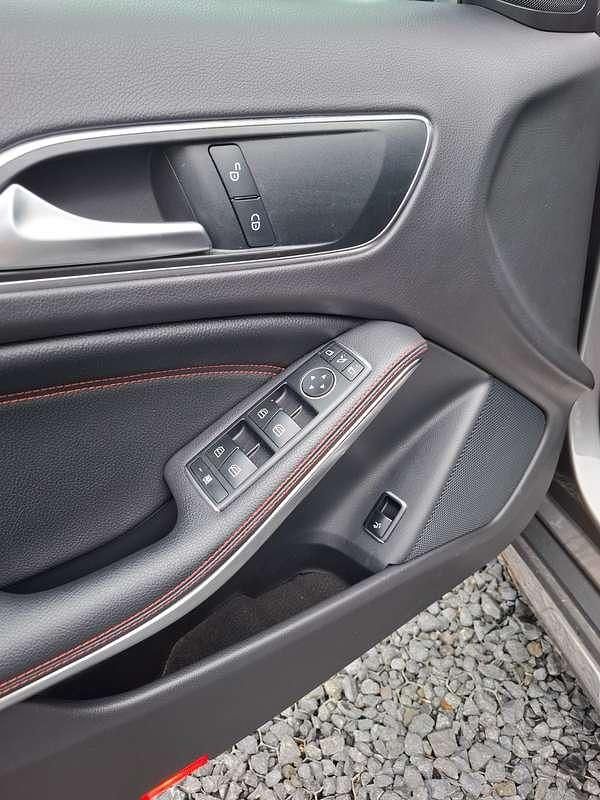 Occasion Mercedes GLA180 Business 122 PK (89 kW) 2019 Grijs SUV