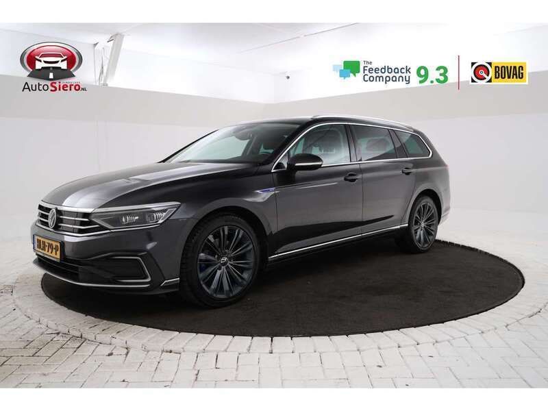 Grijs, metallic lak Gebruikt 2020 VW Passat Business Stationwagen | € 20.995 (Goede deal) - Afbeelding 1/4