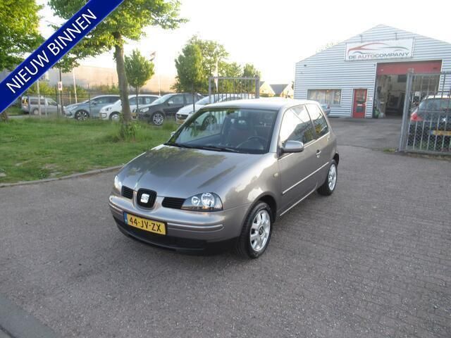 Grijs Gebruikt 2002 Seat Arosa Stella Hatchback | € 1.950 (Iets duurder) - Afbeelding 1/4