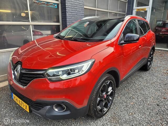 Rood Occasion 2016 Renault Kadjar Bose Edition SUV | € 10.450 (Eerlijke prijs) - Afbeelding 1/4