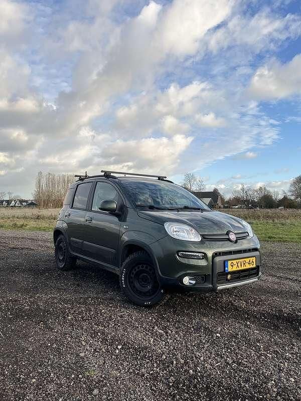 Groen Occasion 2014 Fiat Panda 4x4 Hatchback | € 8.000 - Afbeelding 1/4