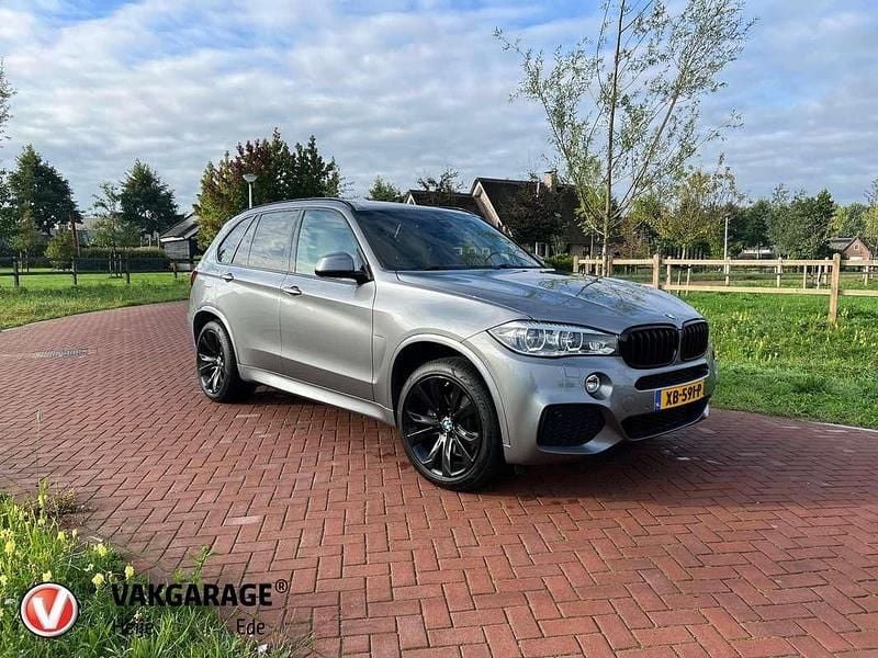 Grijs Gebruikt 2017 BMW X5 Executive SUV | € 30.995 (Eerlijke prijs) - Afbeelding 1/4