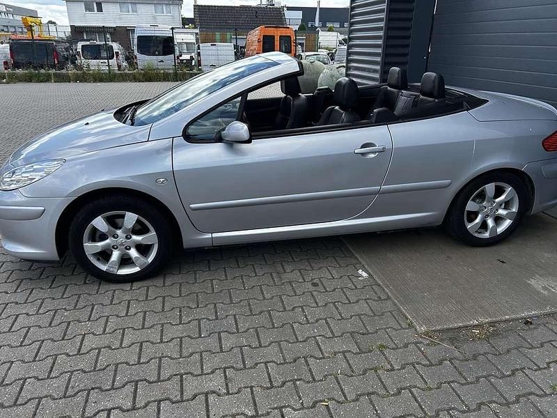 Grijs Gebruikt 2007 Peugeot 307 CC Cabriolet | € 3.095 (Goede deal) - Afbeelding 1/4