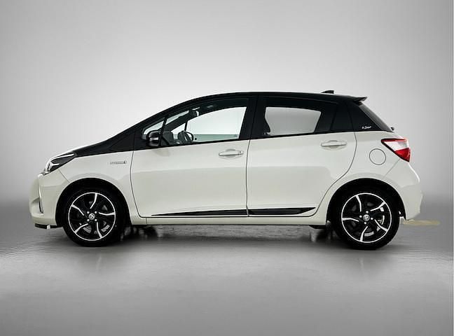 Occasion Toyota Yaris Hybrid 116 PK (85 kW) 2018 Wit Hatchback
