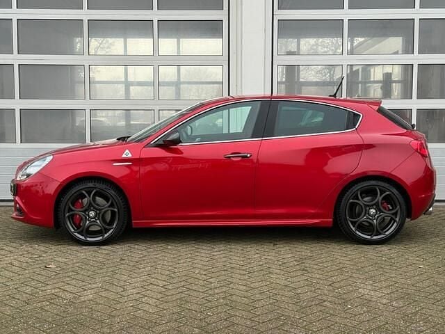 Occasion Alfa Romeo Giulietta Quadrifoglio Verde 241 PK (177 kW) 2016 Rood (metallic) Hatchback