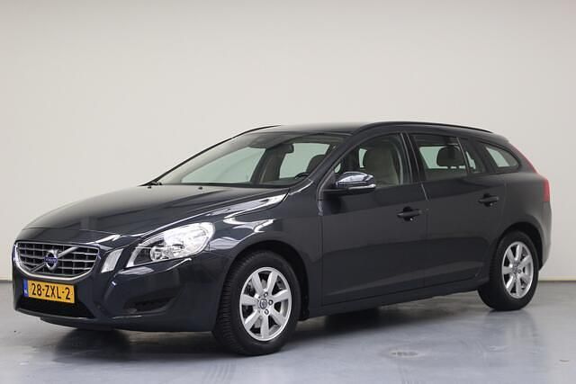 Grijs Gebruikt 2013 Volvo V60 Kinetic Stationwagen | € 12.500 (Duur) - Afbeelding 1/4