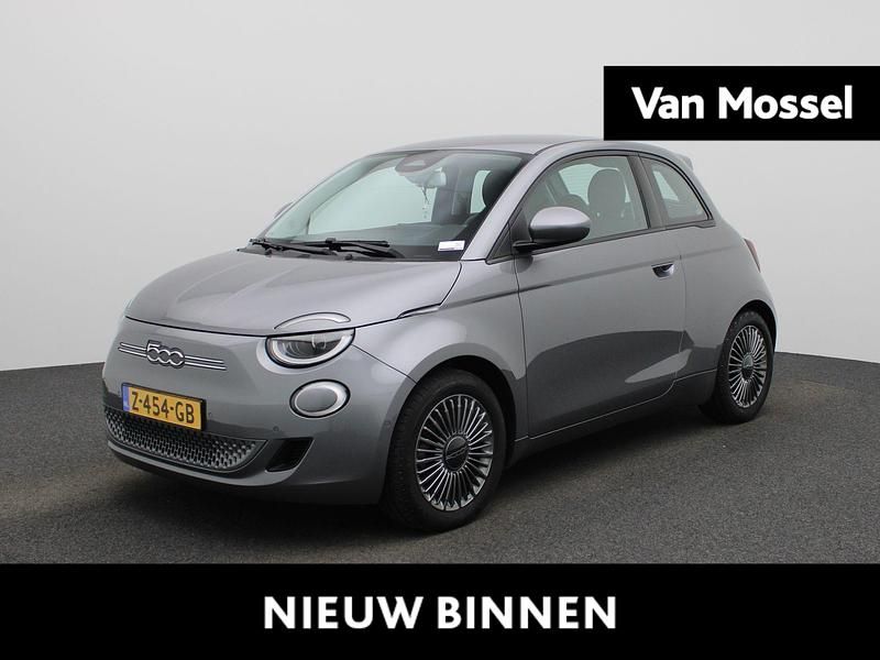 Grijs Occasion 2021 Fiat 500e Icon Hatchback | € 14.900 (Goede deal) - Afbeelding 1/4
