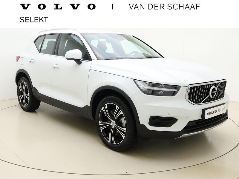 Wit Gebruikt 2021 Volvo XC40 Inscription SUV | € 29.800 (Eerlijke prijs) - Afbeelding 1/4