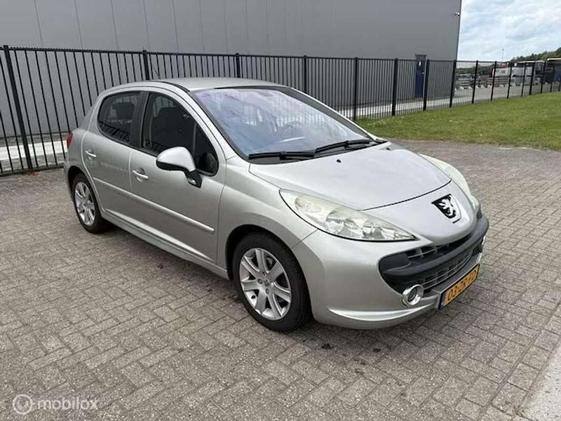 Grijs Gebruikt 2007 Peugeot 207 Hatchback | € 2.150 (Iets duurder) - Afbeelding 1/4