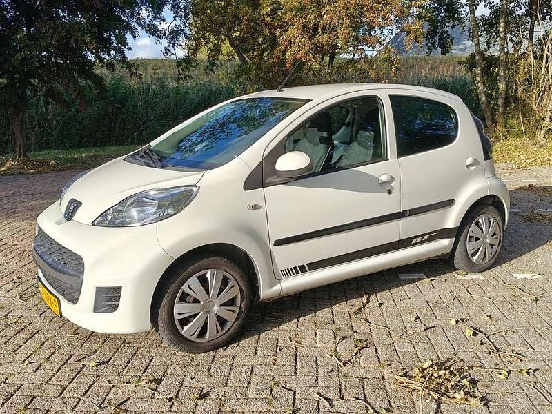 Wit Gebruikt 2010 Peugeot 107 Hatchback | € 1.750 (Super prijs) - Afbeelding 1/4