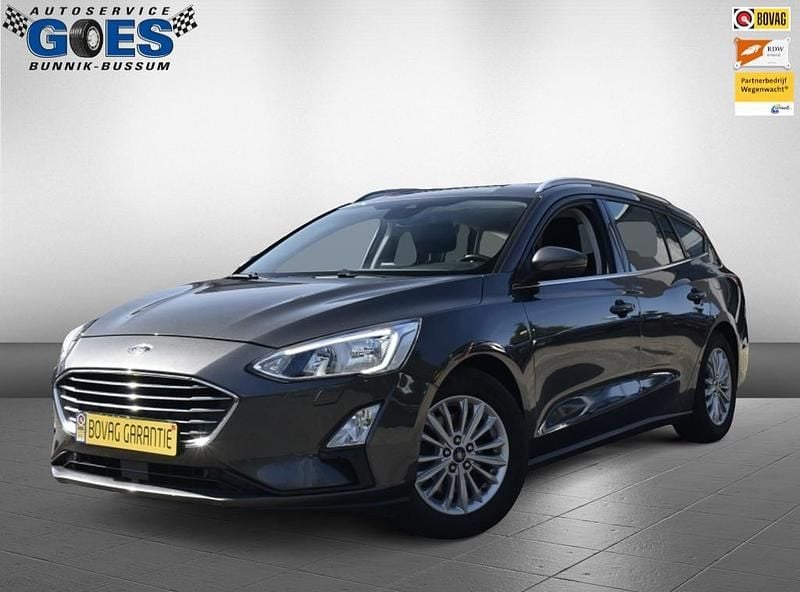 Grijs Gebruikt 2019 Ford Focus Titanium S Stationwagen | € 14.900 (Duur) - Afbeelding 1/4