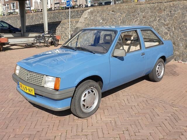 Blauw Gebruikt 1985 Opel Corsa S | € 4.500 - Afbeelding 1/4