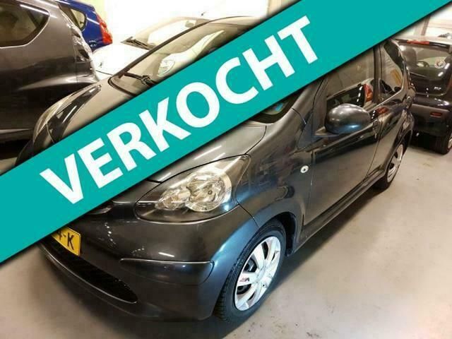 Grijs Gebruikt 2007 Toyota Aygo Hatchback | € 3.399 (Eerlijke prijs) - Afbeelding 1/4
