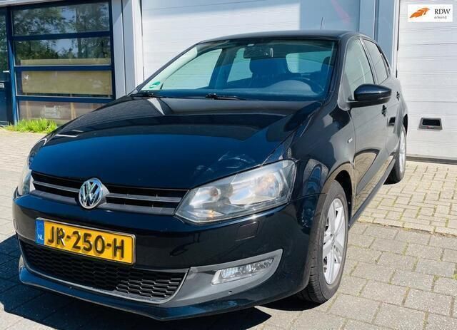 Zwart Gebruikt 2013 VW Polo Highline Hatchback | € 5.950 (Goede deal) - Afbeelding 1/4