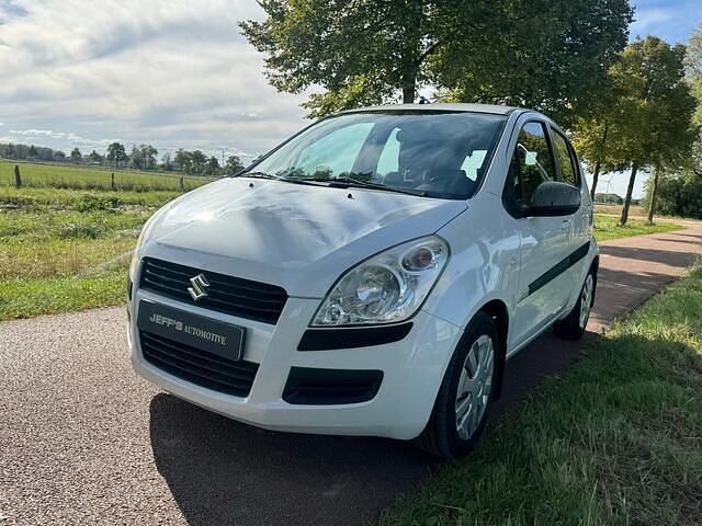 Wit Gebruikt 2012 Suzuki Splash Comfort Hatchback | € 2.750 (Iets duurder) - Afbeelding 1/4