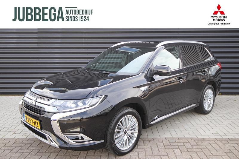Amethyst black (zwart parelmoer) Gebruikt 2019 Mitsubishi Outlander P-HEV Instyle SUV | € 26.995 (Iets duurder) - Afbeelding 1/4